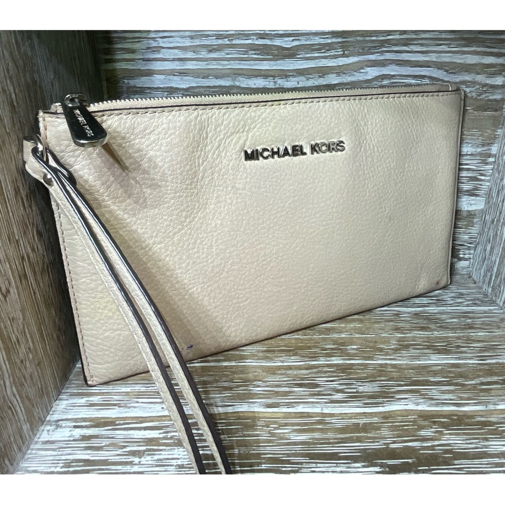 Michael Kors Wristlet